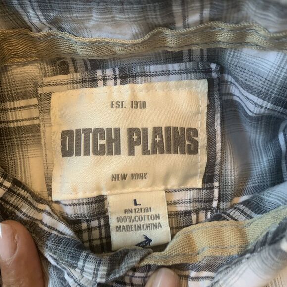 Ditch Plains Short Sleeve Button Down Shirt Size M - Picture 4 of 5